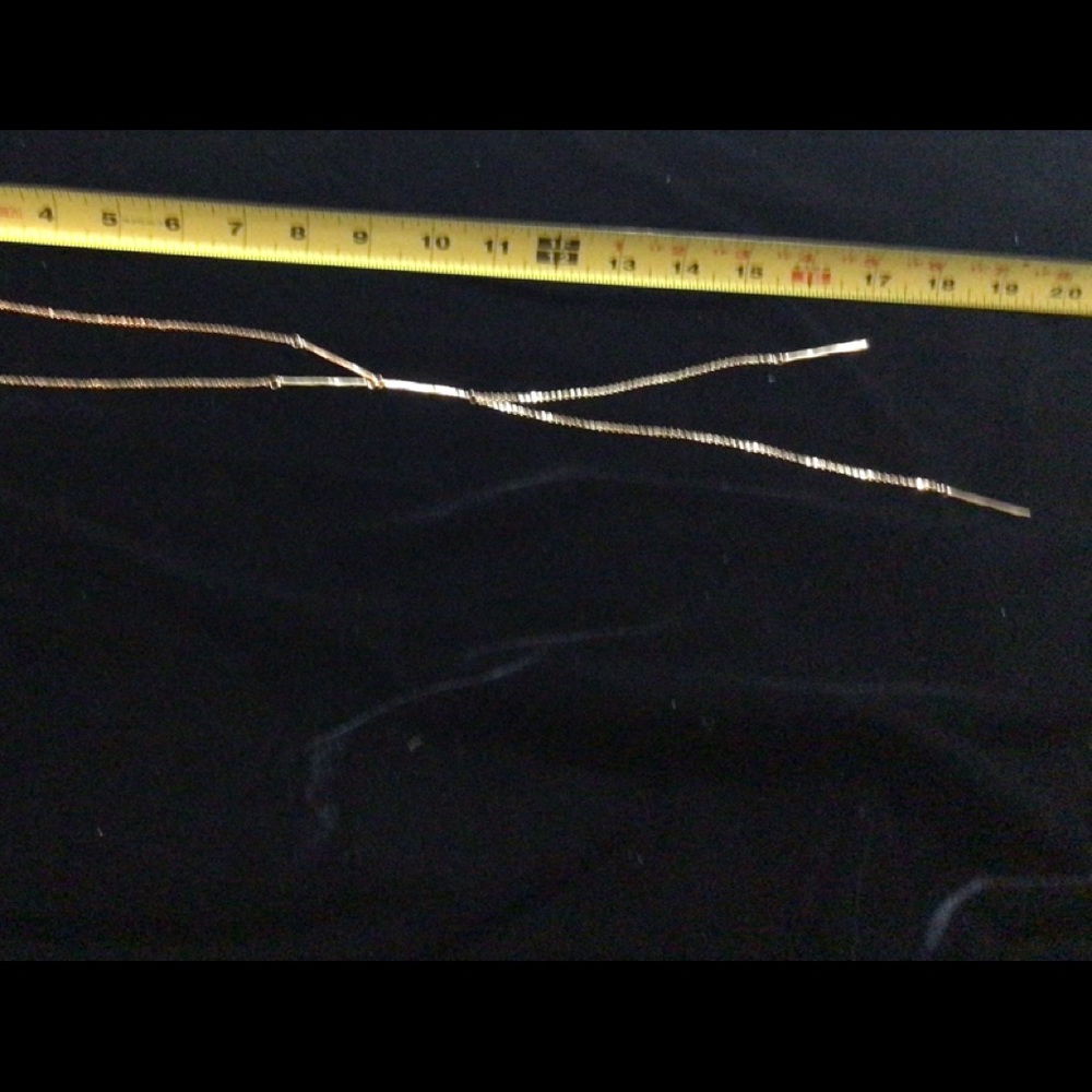 NWT simple gold colored necklace